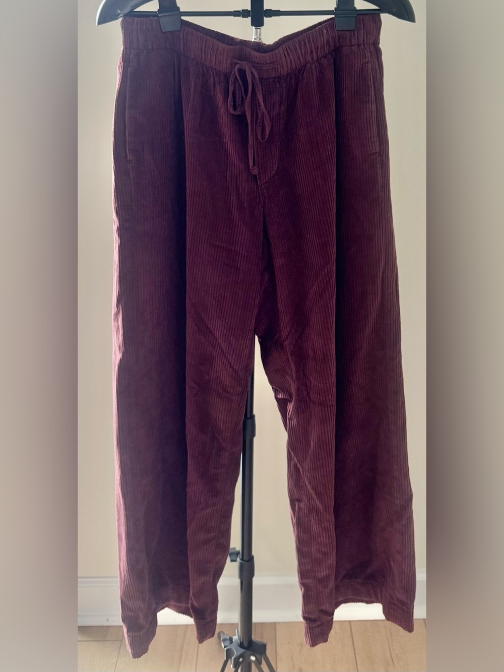 American Eagle Outfitters Wide Leg Corduroy Pants - Deep Burgundy